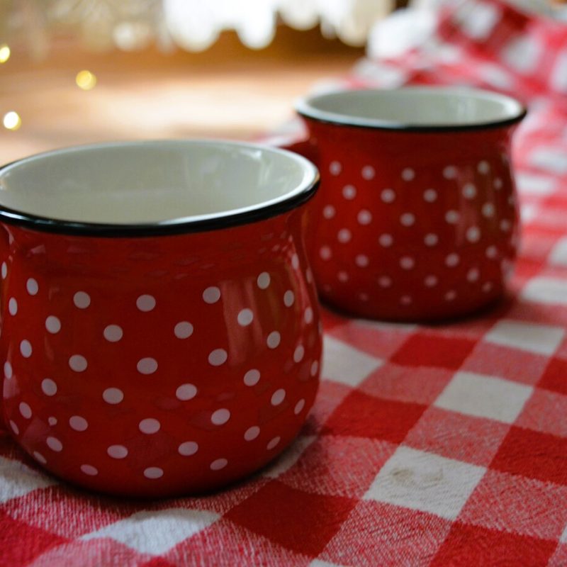 Cana roșie cu buline albe | CC-002